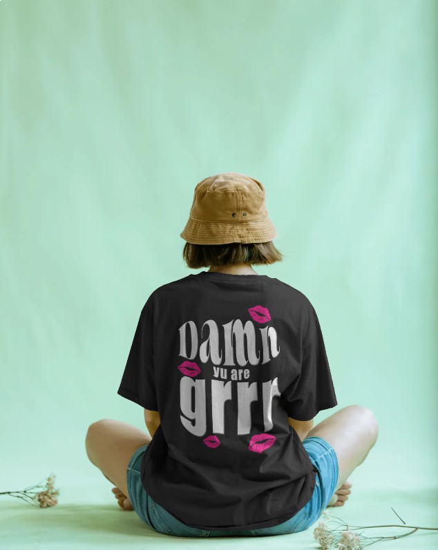 Damn yu are grrr! Lips Oversized Tee [UNISEX]